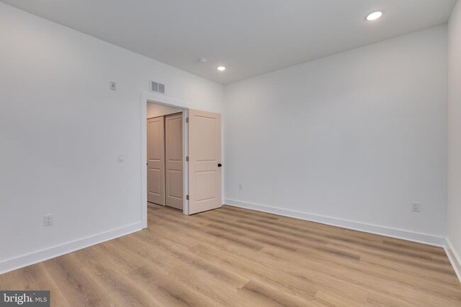 Building Photo - 2234 N Franklin St