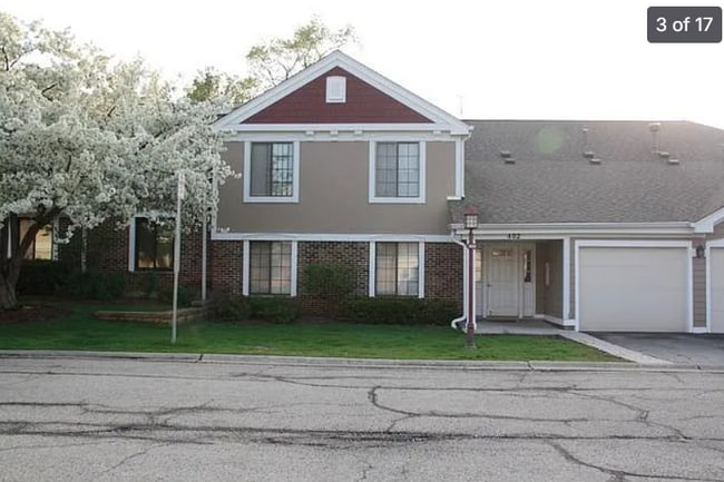 Building Photo - 402 Pinetree Ln