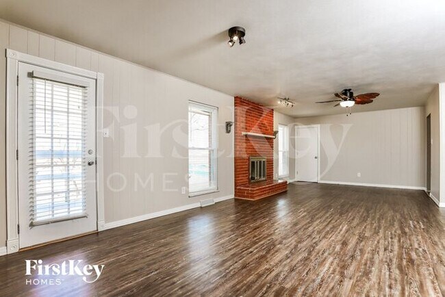 Building Photo - 521 Linda Ln