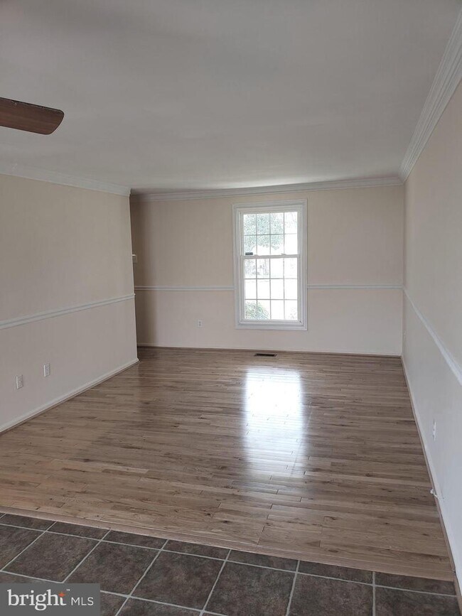 Building Photo - 3630 Pine Cone Cir