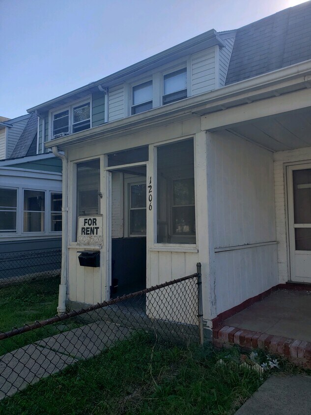 1206 Pine Street, Chester, PA 19013 Townhome Rentals in Chester PA