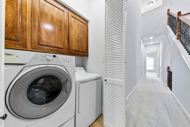 Foto del edificio - 3319 Bingham Manor Ln