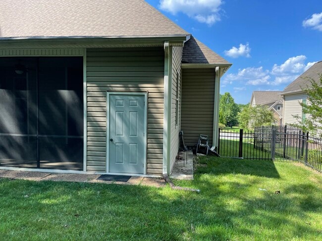 Building Photo - 7866 Steppingstone Ln