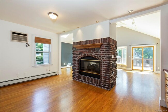 Building Photo - 441 Halstead Ave