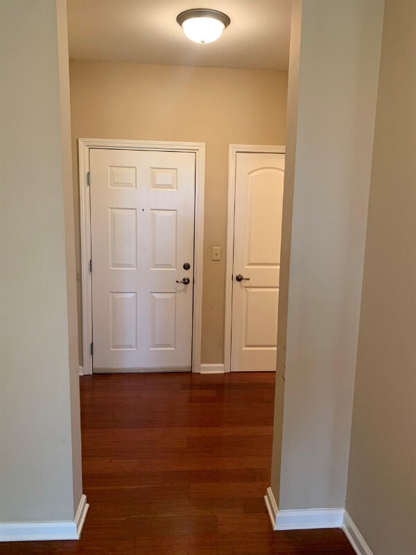 Building Photo - 721 Litty Ct