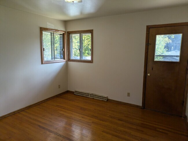Foto del edificio - 2 Bedroom/1 Bath Apartment for rent!