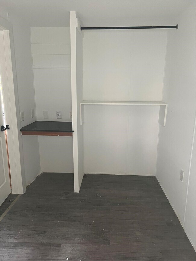 Foto del edificio - 8458 Sweetleaf Ln