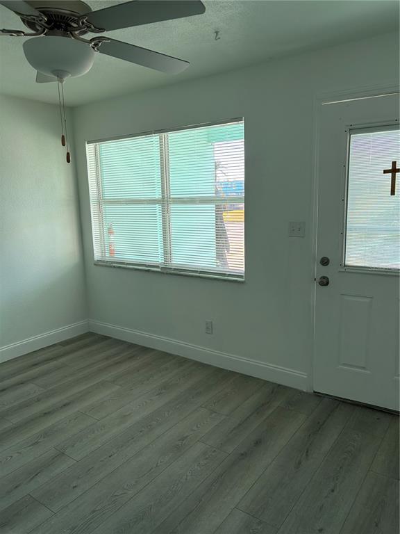 Foto del edificio - 11425 1st St E