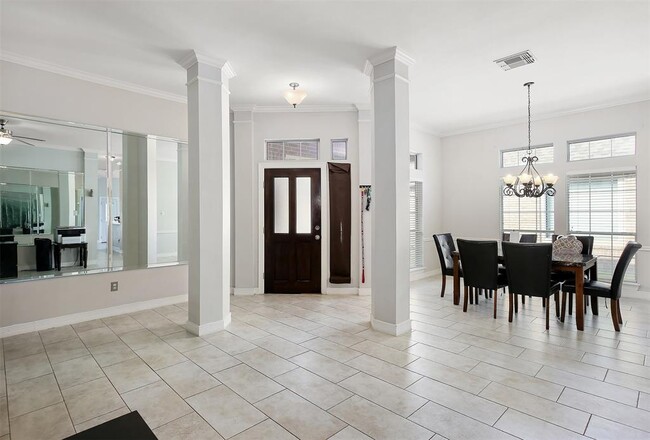 Building Photo - 249 Farnworth Ln