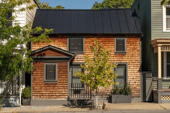 Building Photo - 342 State St