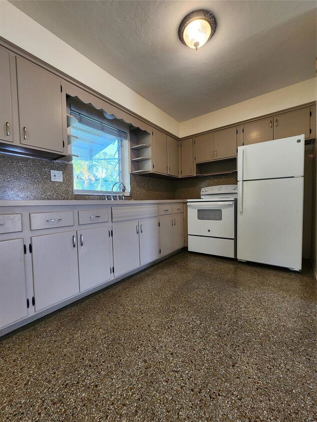 Photo - 2707 Northeast 32nd Street Apt #2707, Fort Lauderdale, FL 33306 - 1 BR 1 BA Multi-Family Home