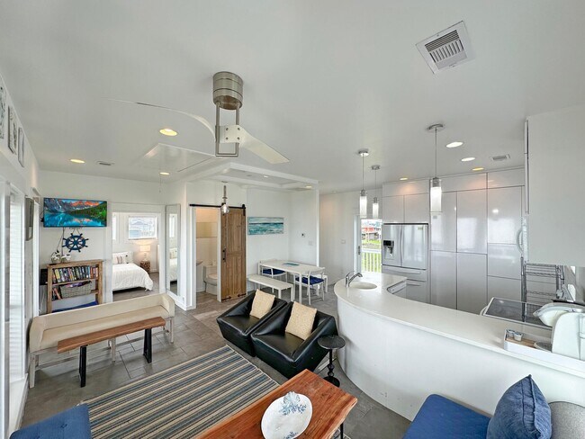 Foto del edificio - 2496 Gilmore