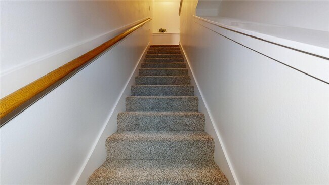 Foto del edificio - 8715 Meadowcroft Dr