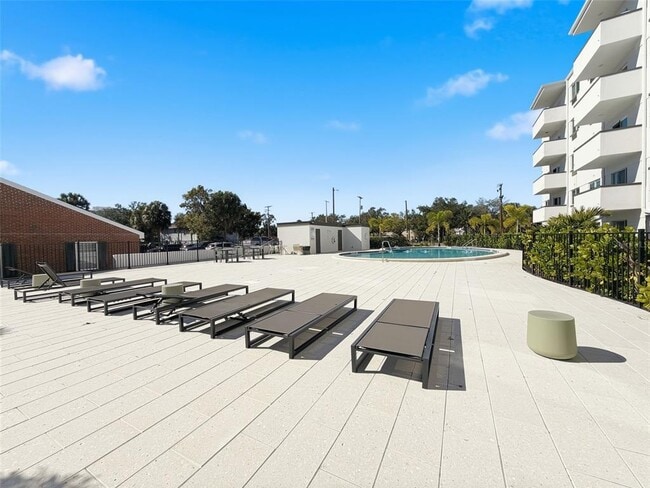 Foto del edificio - 406 S Cedar Ave