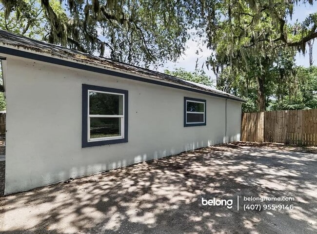 Building Photo - 6310 Belle Isles Dr