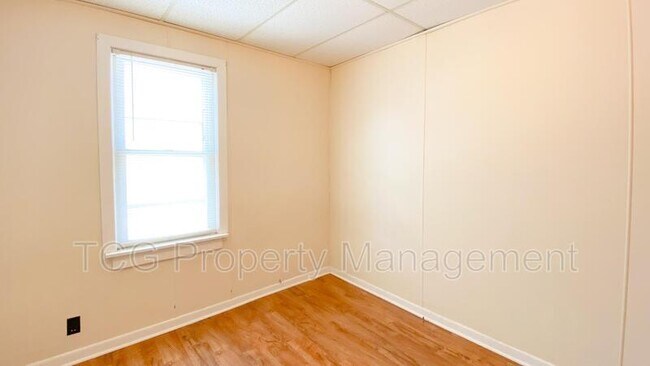 Building Photo - 1339 Kansas St