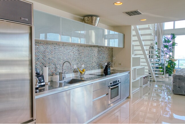 Kitchen - 1040 Biscayne Blvd