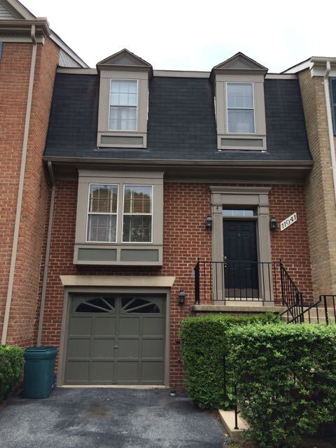 Luxury 3-Level Townhouse - 11041 Cedarwood Dr