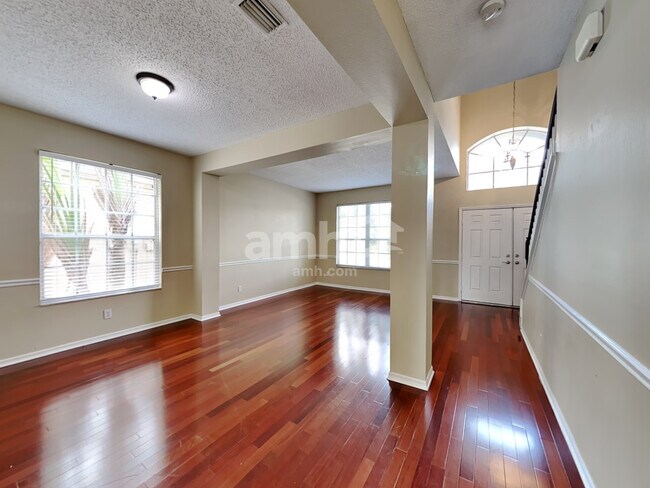 Building Photo - 1415 Loretto Circle