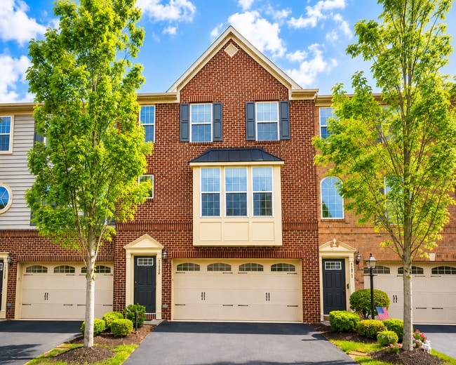 Building Photo - 1502 Pointe View Dr
