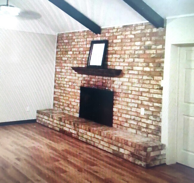Building Photo - 3775 Acorn Circuit