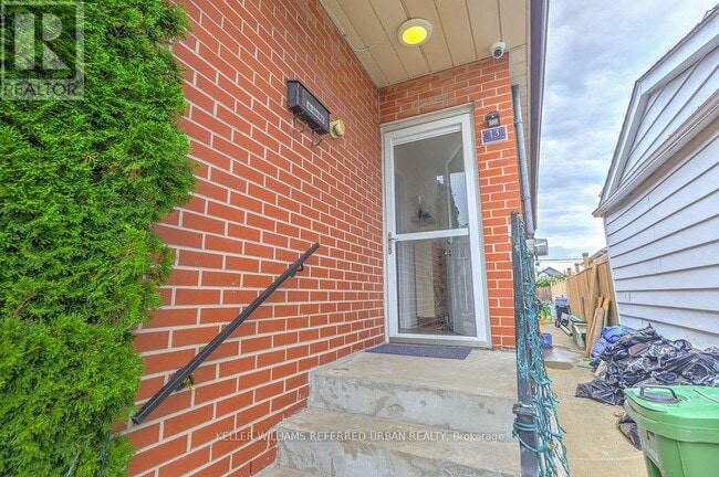 Building Photo - 13 Teston Blvd