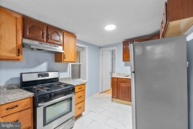 Building Photo - 1818 E Pratt St