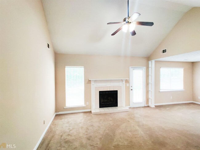 Building Photo - 735 Allen's Landing Dr SE