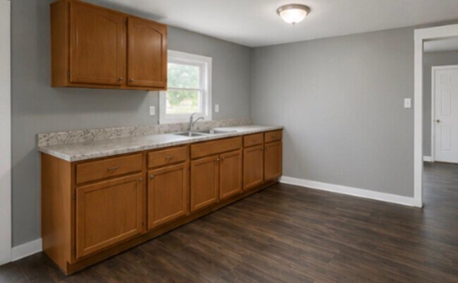 Building Photo - 523 E Lee St