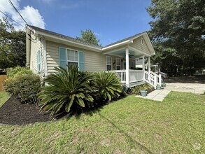 Building Photo - 2717 Oaklawn St
