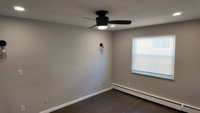 Foto del edificio - Stylishly Updated 2-Bedroom Apartment in the Heart of Pleasant Ridge
