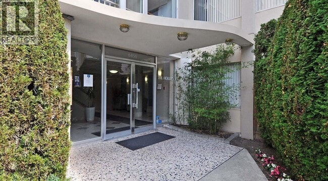 Building Photo - 104 6450 E BOULEVARD