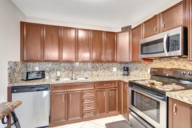 Building Photo - 4049 Wolverton C
