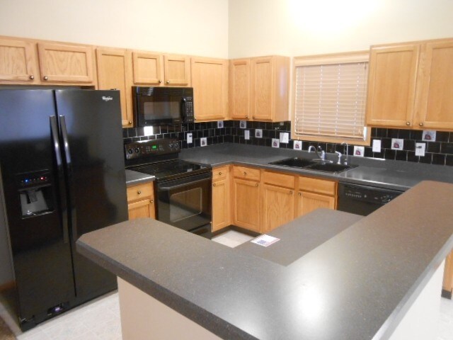 Foto del edificio - 5864 Westbank Drive