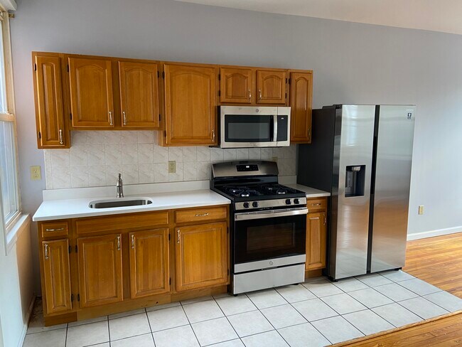updated image with new appliances - 127 19th St