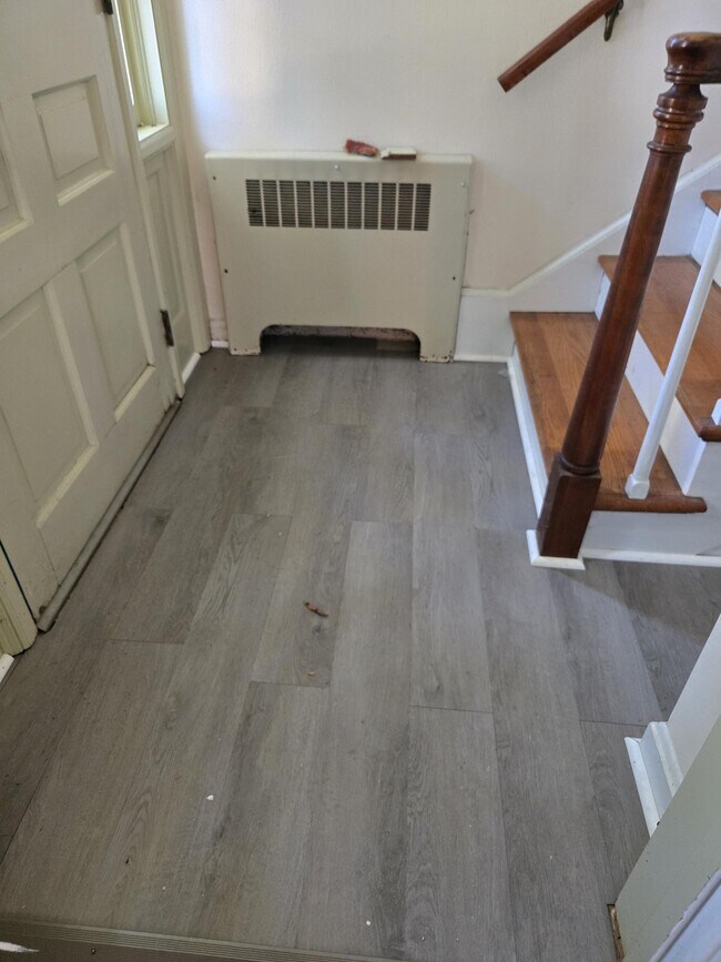 Entrada compartida - 415 S Washington St