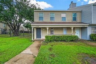 Building Photo - 2198 Aspen Dr