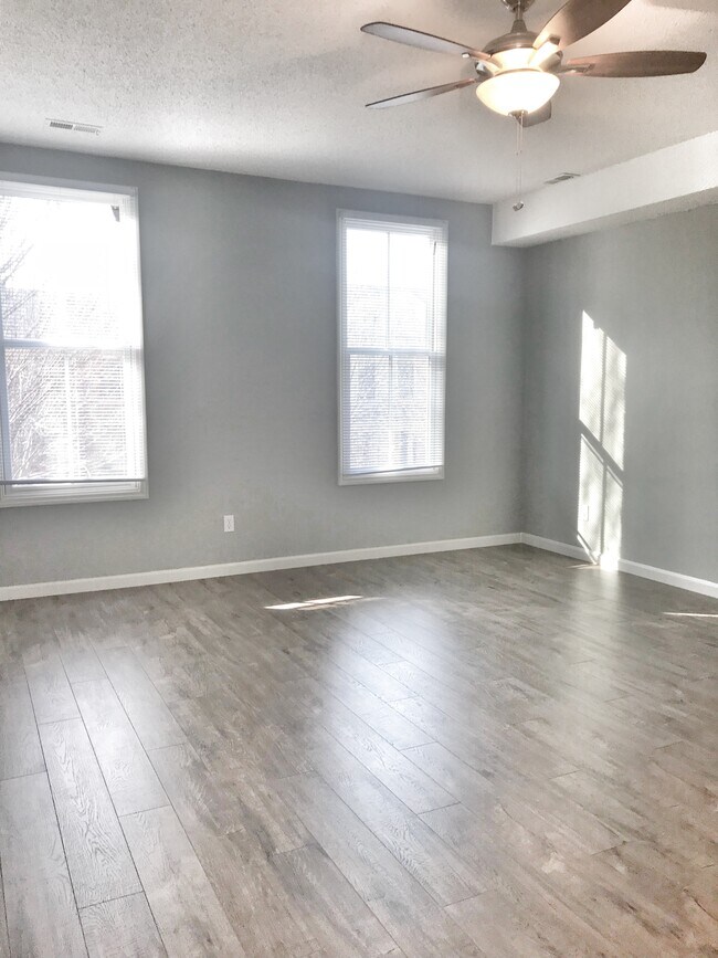 Foto del edificio - 3241 Domain St