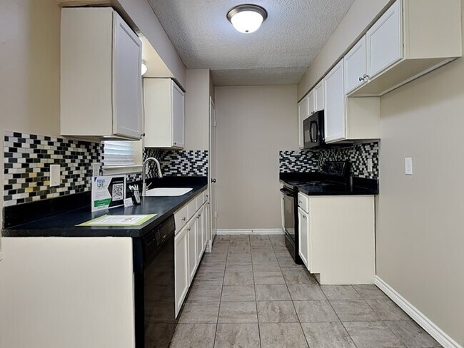 Foto del edificio - Comfort and Charm!