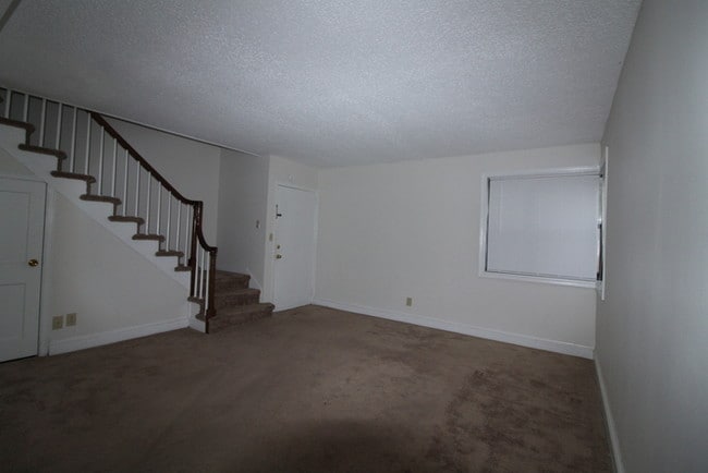 Building Photo - FIRST MONTH FREE! A SWEETHEART OF A DEAL!