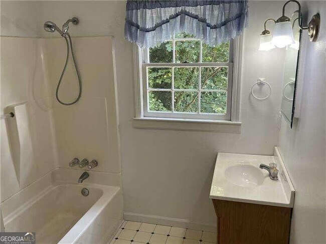 Foto del edificio - 2745 Cardinal Lake Cir NW