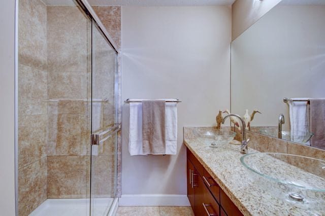 Photo du bâtiment - 1321 Kensington Close NW