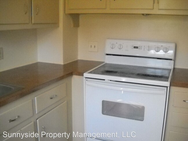 Building Photo - 4 br, 2 bath House - 4660 Sioux Dr.