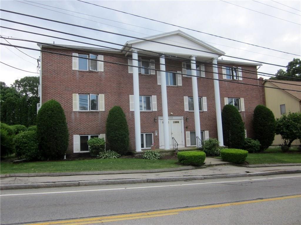 2008 Mineral Spring Ave Unit 9, North Providence, RI 02911 Condo for
