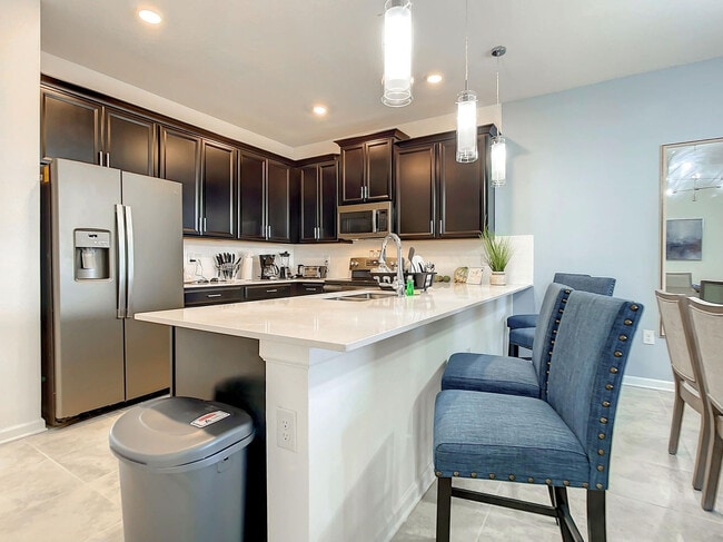 Building Photo - 1003 Splash Shot Pl