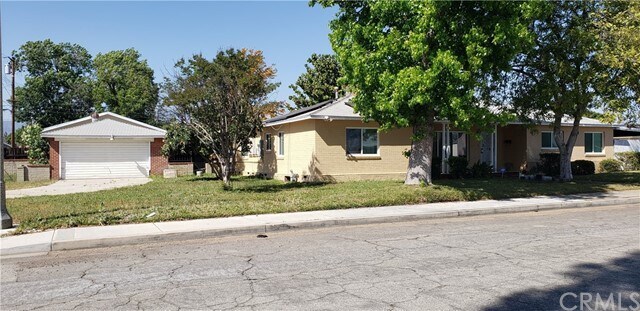 Building Photo - 741 E McKinley Ave