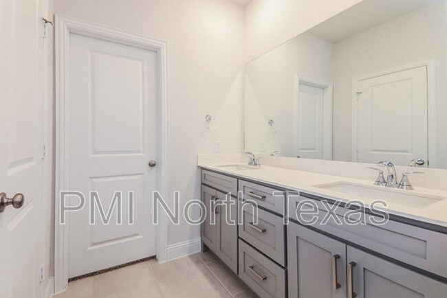 Building Photo - 2902 Cantoni Creek