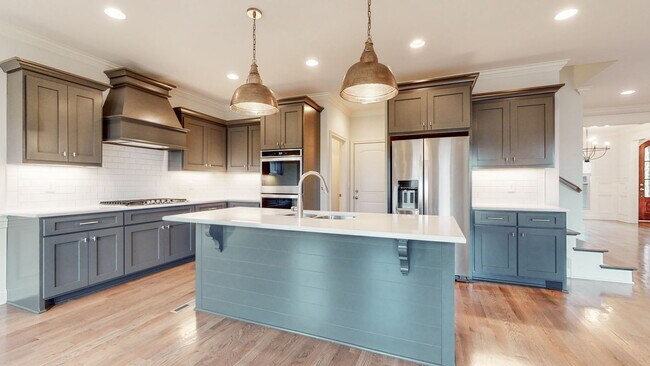 Building Photo - 232 Amana Dr