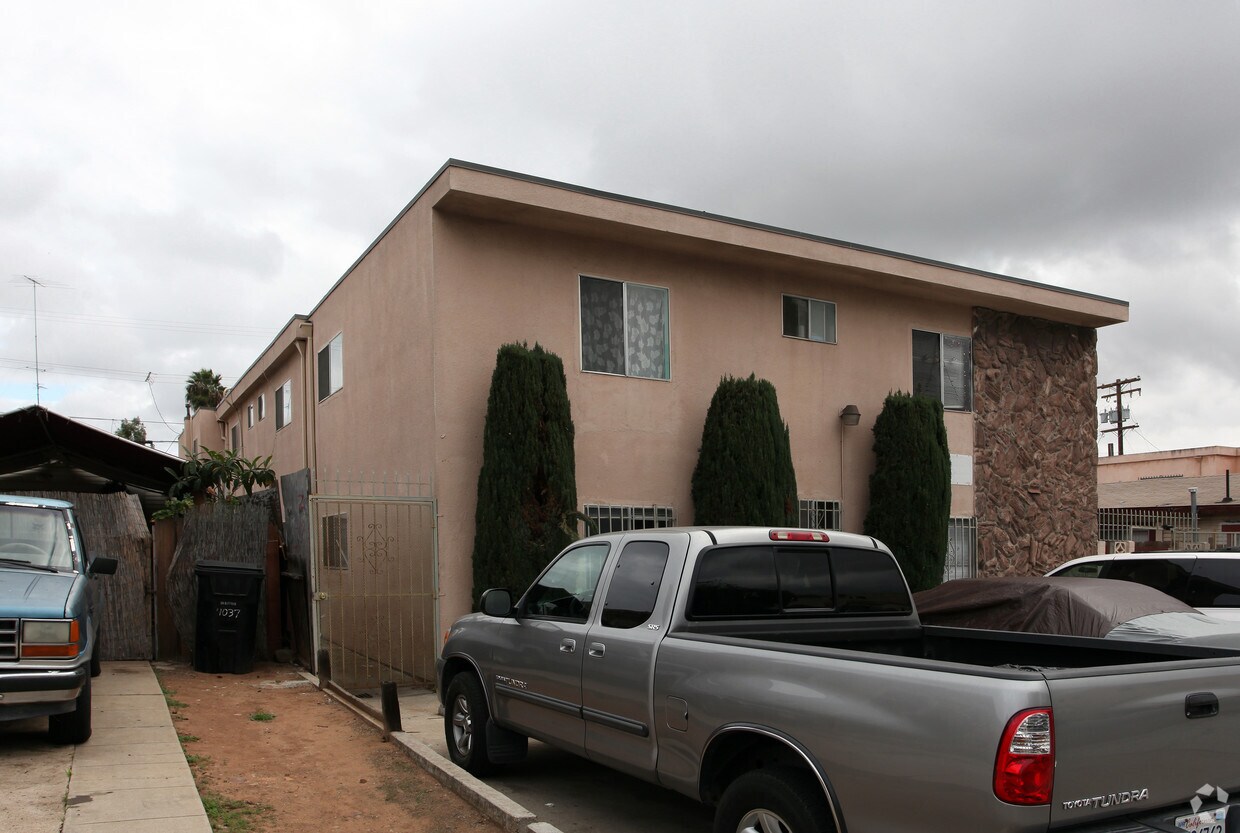 Building Photo - 4035 Highland Ave