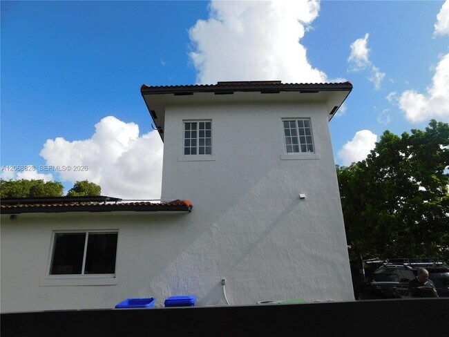 Foto del edificio - 1851 NW 32nd Ave
